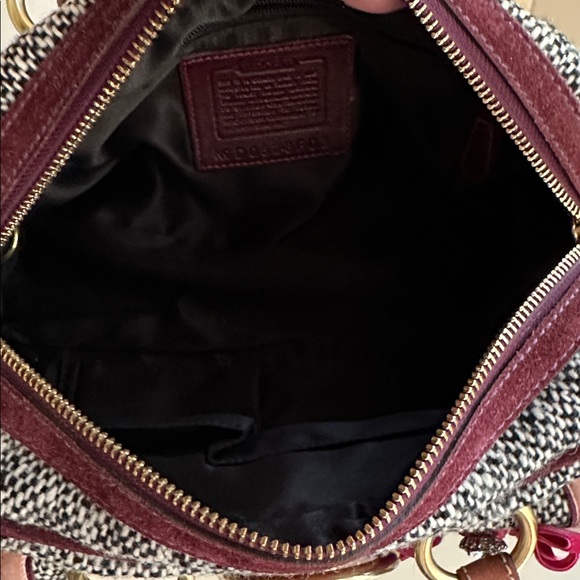 Coach Limited Edition Vintage Soho Tweed satchel and wristlet - Picture 13 of 17